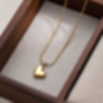 縮圖：Minimalist Heart Pendant Choker – 18K Gold Plated Stainless Steel Necklace