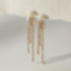 縮圖：Gold movement zircon tassel earrings close-up fashion jewelry detail with PVD stainless steel finish