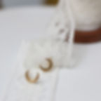 縮圖：Classic moon stud earrings