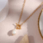 縮圖：Baroque drop pearl necklace